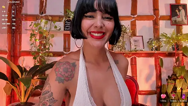 Snapshot of VictoriaMilan_ chatting on July 17, 2026, 7:00 pm VictoriaMilan online show from July 17, 2026, 7:00 pm