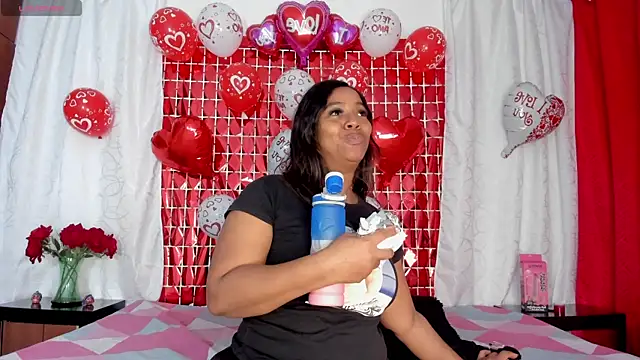 AmbarthSmiith2 online show from February 6, 2025, 12:15 pm