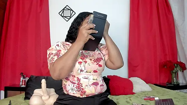 Snapshot of AmbarthSmiith2 chatting on September 16, 2025, 11:00 am AmbarthSmiith2 online show from September 16, 2025, 11:00 am