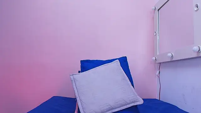 kendal rossi online show from September 22, 2025, 12:00 pm