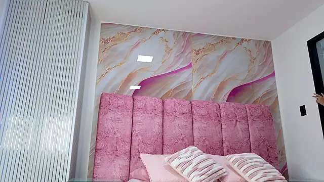 Snapshot of kendal_rossi chatting on February 2, 2026, 11:53 am kendal rossi online show from February 2, 2026, 11:53 am