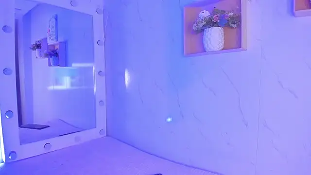 sabrinahimss online show from November 22, 2025, 2:32 am