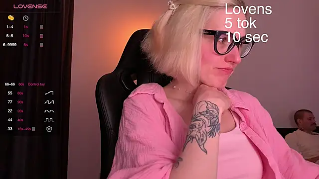 Sexy Sweets online show from October 3, 2025, 6:09 pm