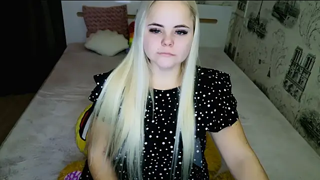 lovely-eyes online show from March 4, 2026, 6:15 pm