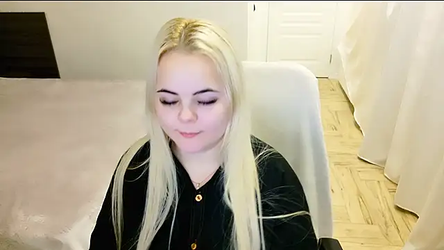 lovely-eyes online show from January 23, 2025, 1:30 am
