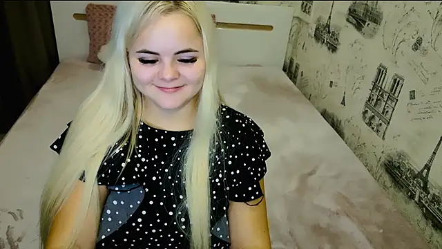 lovely-eyes online show from November 12, 2025, 5:06 pm