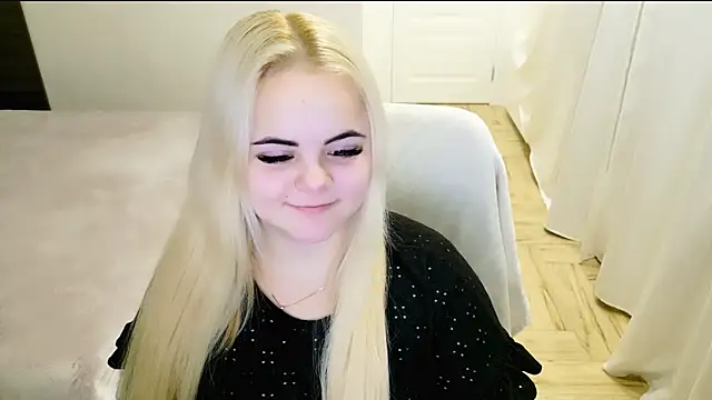 lovely-eyes online show from January 19, 2025, 9:55 pm