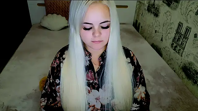 lovely-eyes online show from October 10, 2025, 7:25 pm