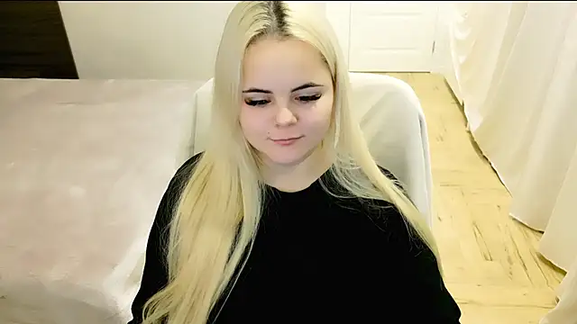 lovely-eyes online show from January 15, 2025, 1:45 am