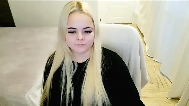 lovely-eyes online show from January 26, 2025, 6:07 am