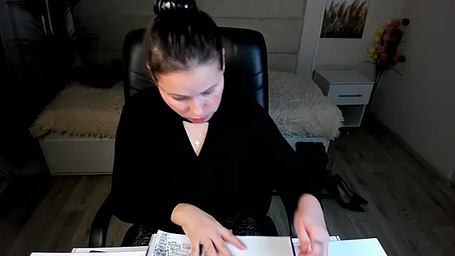 Snapshot of Dana__dom chatting on February 18, 2025, 1:32 am Dana dom online show from February 18, 2025, 1:32 am