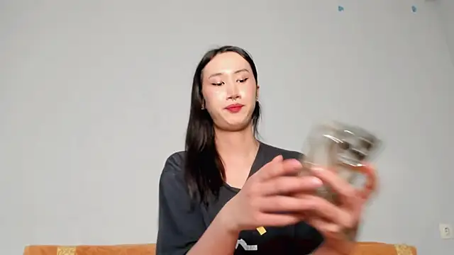 asian kiya online show from December 16, 2025, 2:38 am