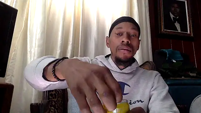 KingDerRico online show from November 13, 2025, 5:06 pm