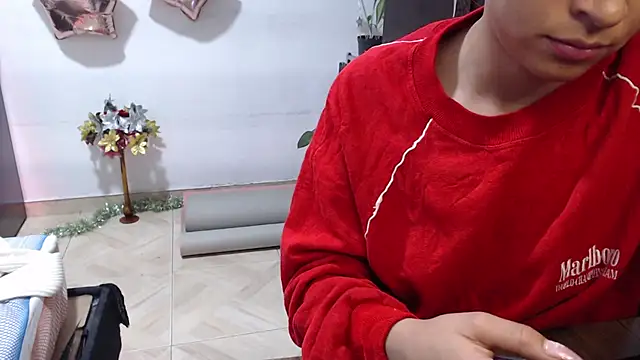 Zoe--khalL online show from December 22, 2025, 4:12 am