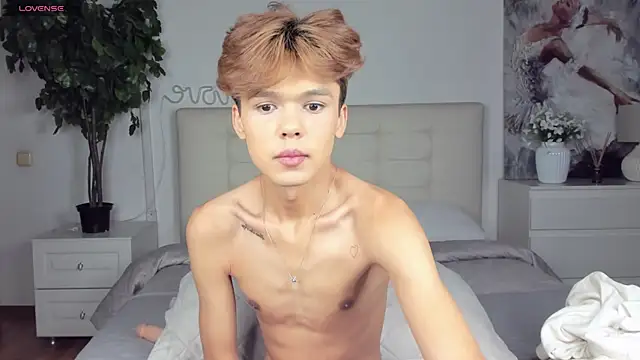 Snapshot of Felix_Rey chatting on September 23, 2025, 2:46 pm Felix Rey online show from September 23, 2025, 2:46 pm