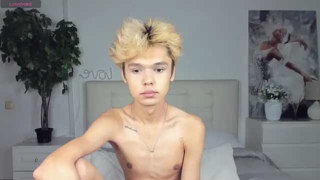 Snapshot of Felix_Rey chatting on September 18, 2025, 1:25 pm Felix Rey online show from September 18, 2025, 1:25 pm