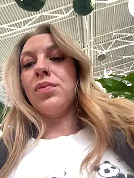 Sweet   Emily online show from November 4, 2025, 11:36 am