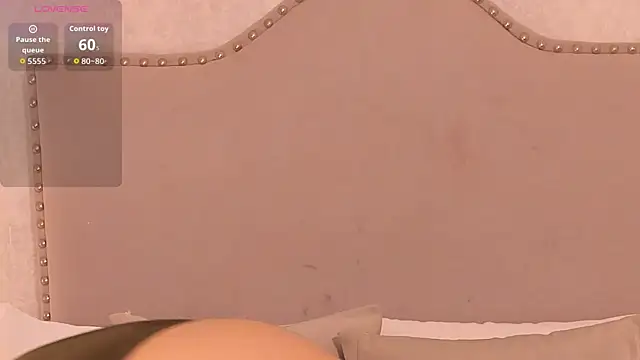 Snapshot of Emily_robertss chatting on October 4, 2025, 3:19 am Emily robertss online show from October 4, 2025, 3:19 am