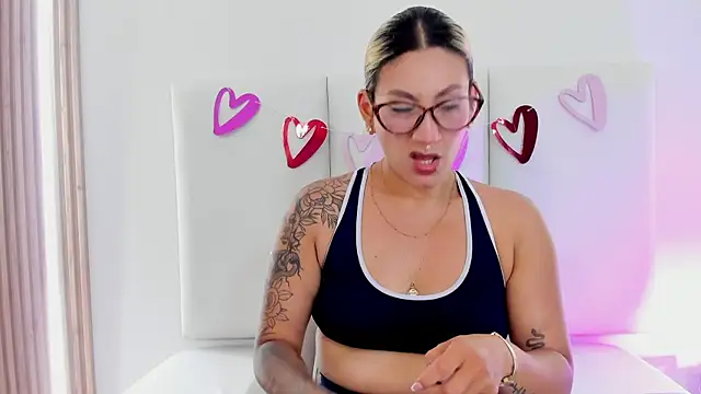 Emily robertss online show from February 14, 2026, 7:25 pm