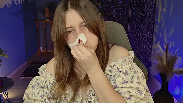 FioraMarmoris online show from October 4, 2025, 6:26 am