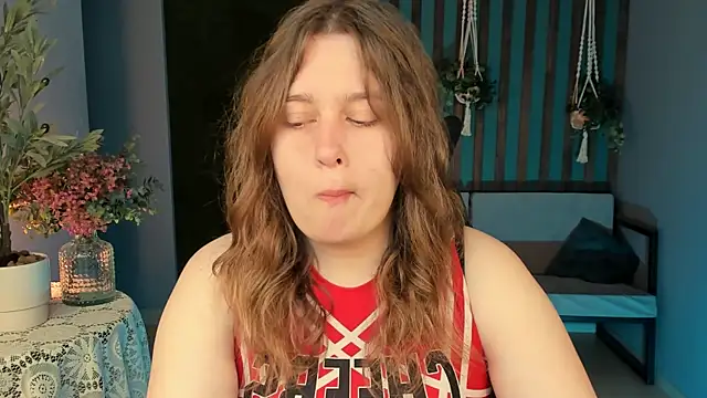 FioraMarmoris online show from September 29, 2025, 5:25 am