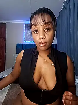 Queen-Chocolate online show from November 16, 2025, 1:10 am