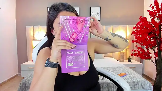 Snapshot of sara_parker069 chatting on September 19, 2025, 2:10 pm sara parker069 online show from September 19, 2025, 2:10 pm