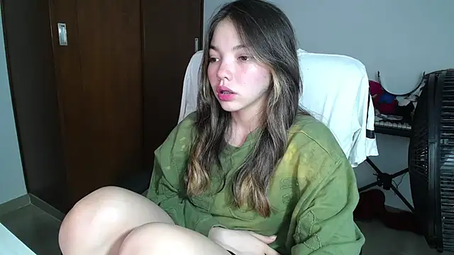 Snapshot of venelope1 chatting on February 23, 2025, 4:28 am venelope1 online show from February 23, 2025, 4:28 am