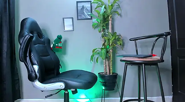 Damian 022 online show from December 5, 2024, 3:23 pm