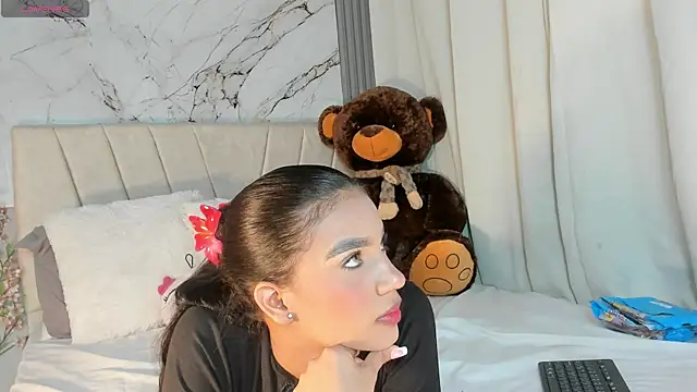 Snapshot of angeli_sexi chatting on October 8, 2025, 12:45 am angeli sexi online show from October 8, 2025, 12:45 am