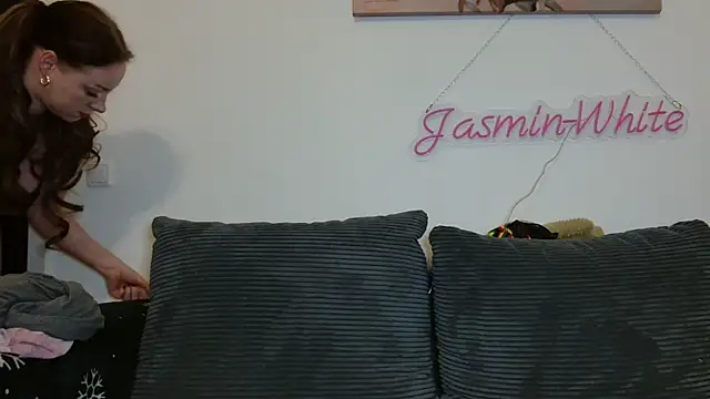 Jasmin-White online show from February 24, 2026, 2:01 am