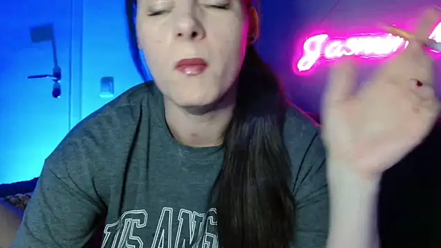 Jasmin-White online show from March 29, 2026, 8:32 pm