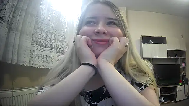 Snapshot of ViolaCandy chatting on October 29, 2025, 6:23 am ViolaCandy online show from October 29, 2025, 6:23 am