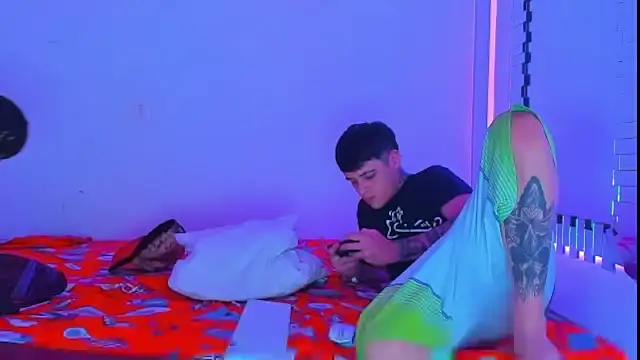 HOT boy2025 online show from December 5, 2024, 2:26 am