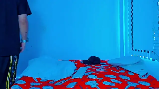 HOT boy2025 online show from December 19, 2024, 9:38 pm