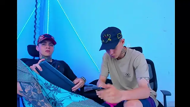 Snapshot of HOT_boy2025 chatting on September 20, 2025, 12:32 pm HOT boy2025 online show from September 20, 2025, 12:32 pm