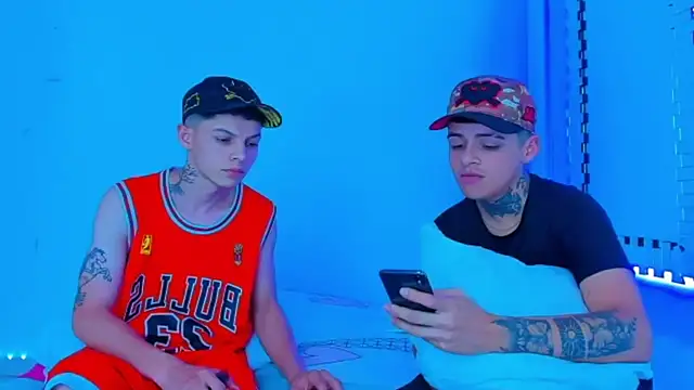 HOT boy2025 online show from January 22, 2025, 9:21 pm