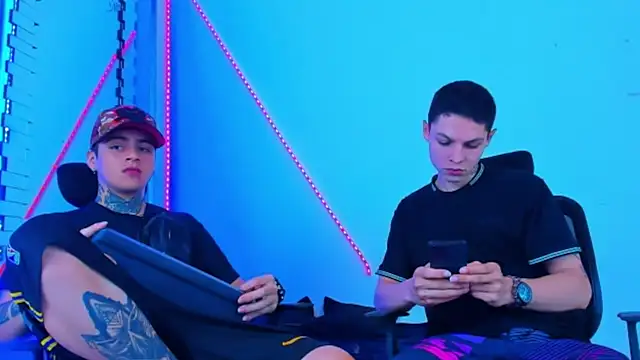 Snapshot of HOT_boy2025 chatting on October 9, 2025, 12:33 am HOT boy2025 online show from October 9, 2025, 12:33 am