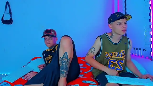 HOT boy2025 online show from December 18, 2024, 2:10 am