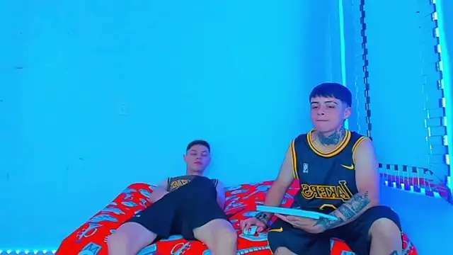 HOT boy2025 online show from December 13, 2024, 3:11 pm