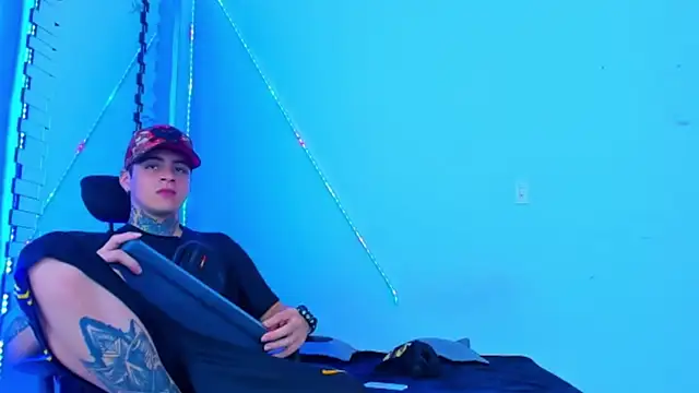 Snapshot of HOT_boy2025 chatting on October 7, 2025, 7:26 pm HOT boy2025 online show from October 7, 2025, 7:26 pm