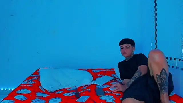 HOT boy2025 online show from January 6, 2025, 11:30 pm