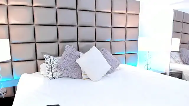 Snapshot of AnnyHizzle chatting on March 9, 2025, 9:57 pm AnnyHizzle online show from March 9, 2025, 9:57 pm