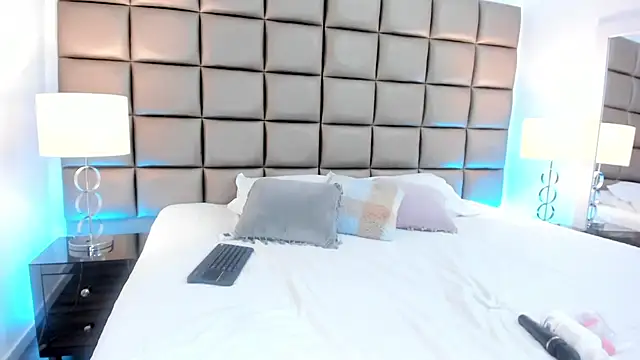 Snapshot of AnnyHizzle chatting on March 17, 2025, 12:10 am AnnyHizzle online show from March 17, 2025, 12:10 am