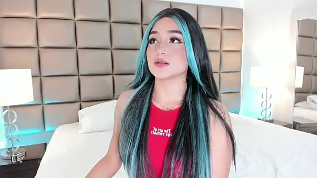 Snapshot of AnnyHizzle chatting on March 18, 2025, 9:32 pm AnnyHizzle online show from March 18, 2025, 9:32 pm