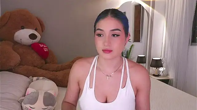 Snapshot of AnnyHizzle chatting on October 18, 2025, 2:02 am AnnyHizzle online show from October 18, 2025, 2:02 am