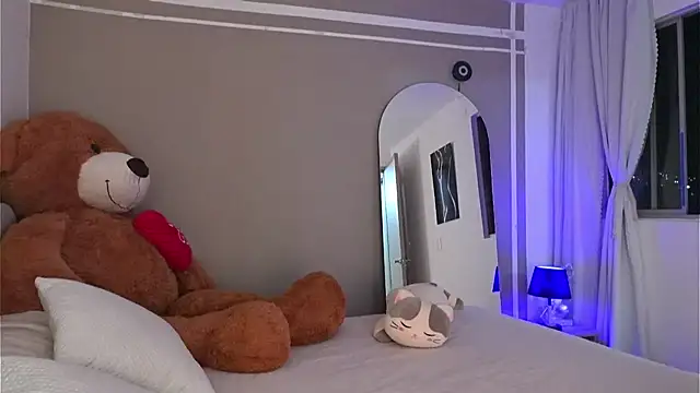 Snapshot of AnnyHizzle chatting on October 2, 2025, 2:26 am AnnyHizzle online show from October 2, 2025, 2:26 am