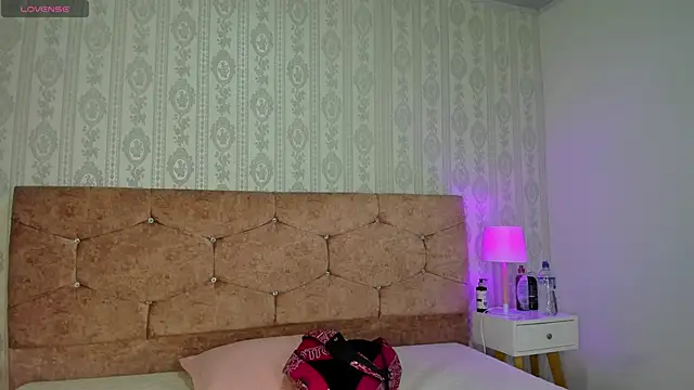 Snapshot of liaa_18 chatting on September 25, 2025, 3:34 am liaa 18 online show from September 25, 2025, 3:34 am