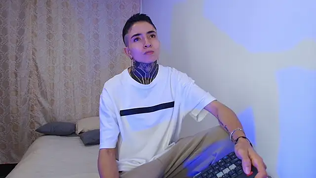 Tinny and Candy online show from February 24, 2026, 3:40 am