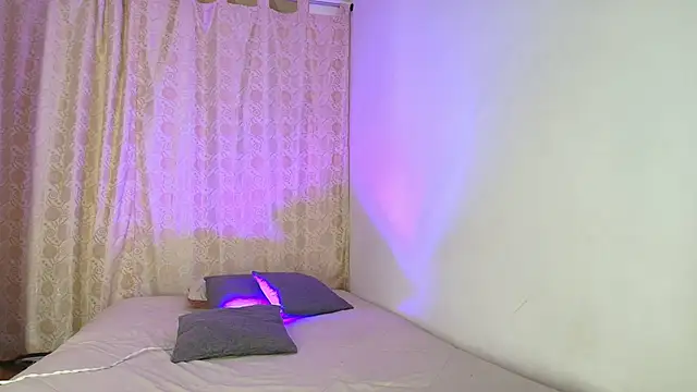 Tinny and Candy online show from April 21, 2026, 10:16 pm